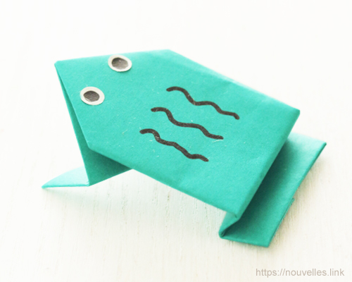 ダイソーの折り紙ブック⑥ おもちゃおりがみ ぴょんぴょんカエル