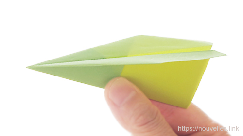 ダイソーの折り紙の本 おりがみブック⑦ おりがみひこうき へそ飛行機