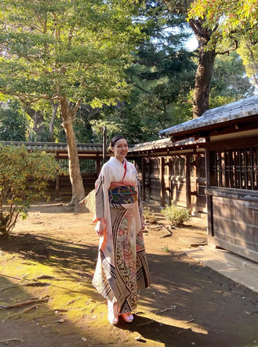 一色紗英の子供の顔出し写真が話題に！母親譲りの美男美女