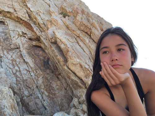 一色紗英の子供の顔出し写真が話題に！母親譲りの美男美女